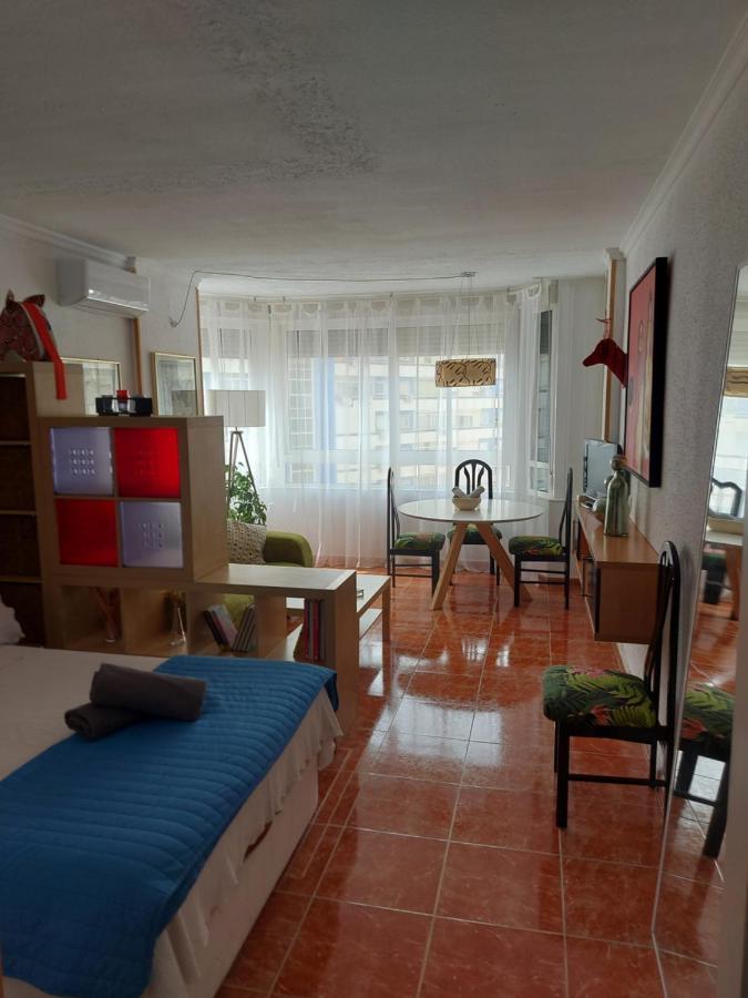 Acogedor Estudio En El Centro Torremolinosアパートメント エクステリア 写真
