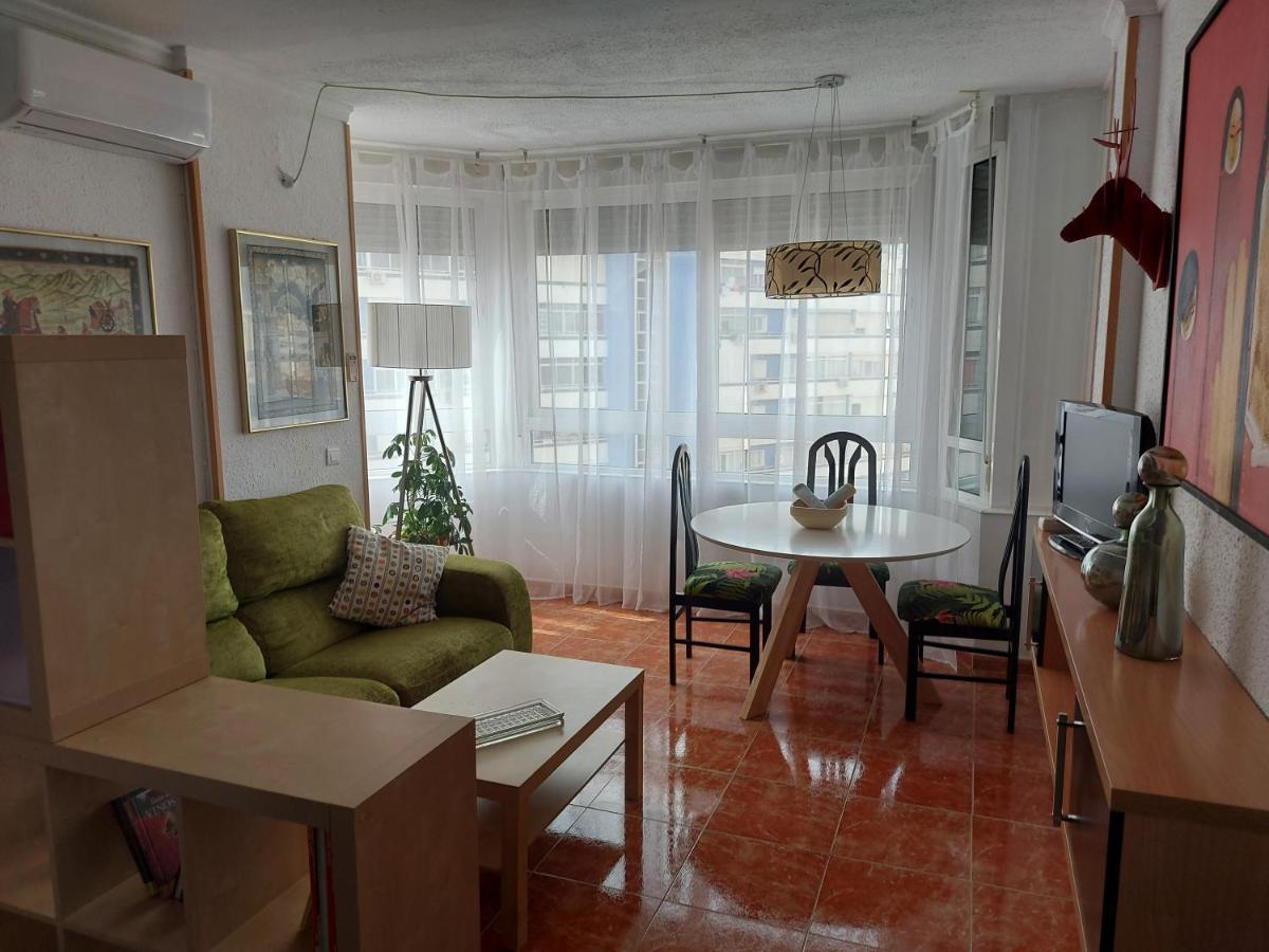 Acogedor Estudio En El Centro Torremolinosアパートメント エクステリア 写真
