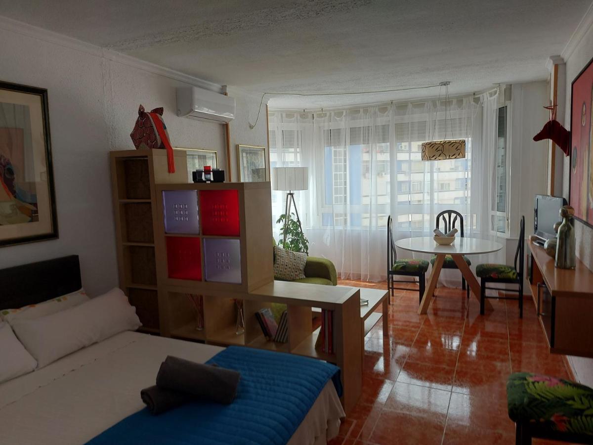 Acogedor Estudio En El Centro Torremolinosアパートメント エクステリア 写真