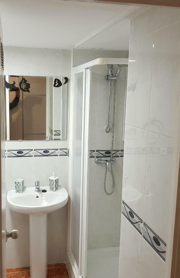 Acogedor Estudio En El Centro Torremolinosアパートメント エクステリア 写真